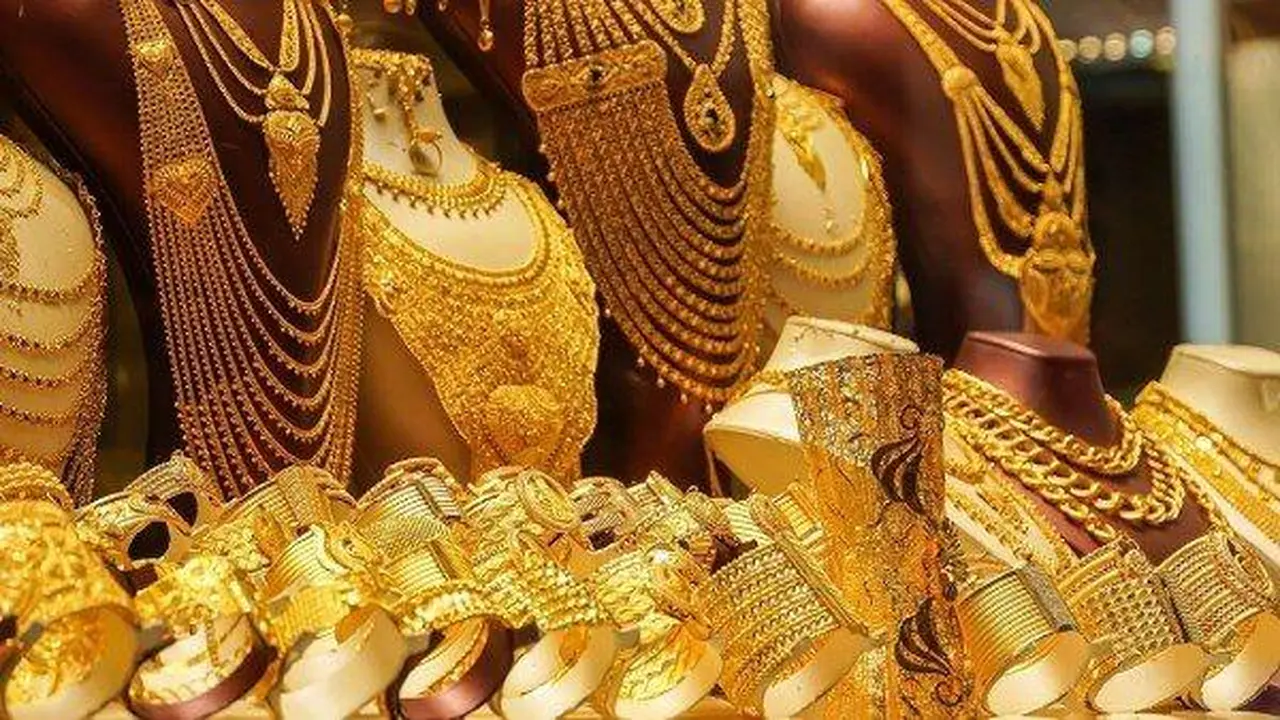 تغيرات متسارعة في أسعار الذهب اليوم بالسوق المصري والأسواق العالمية المتقلبة